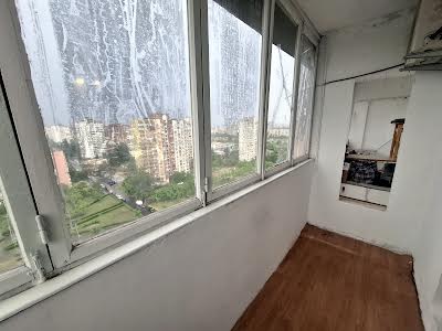 квартира за адресою Каштанова вул., 1/9