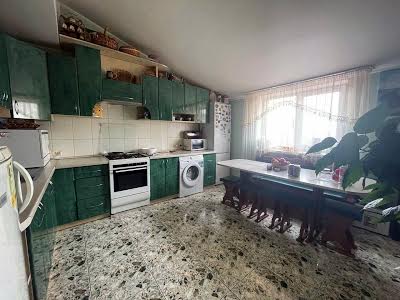 квартира за адресою Коновальця вул., 3