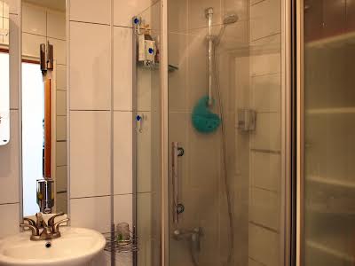 квартира за адресою Саперно-Слобідська вул., 8