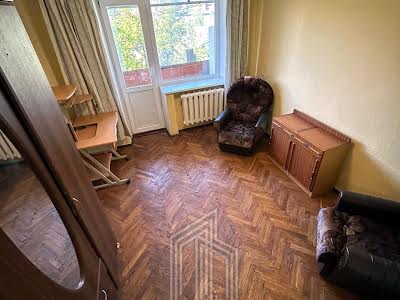квартира за адресою Кирилівська вул. (Фрунзе), 131