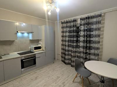 квартира за адресою Ревуцького вул., 42 Б