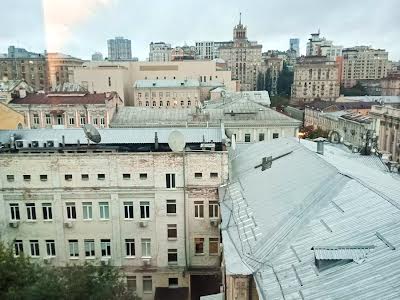 квартира за адресою Богдана Хмельницького вул., 10