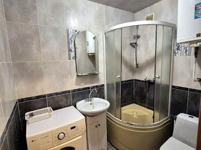 квартира за адресою Червона вул., 8