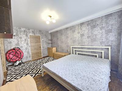 квартира по адресу Салютная ул., 25