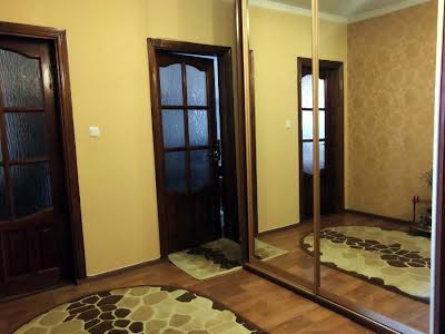 квартира за адресою Панаса Мирного вул., 71