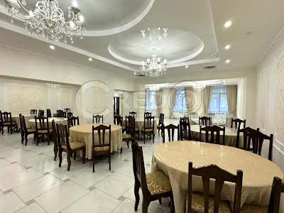 коммерческая по адресу Степана Тильги, 3А