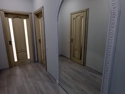 комерційна за адресою вул. Пересопницька, 170