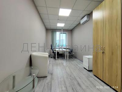 комерційна за адресою Юрія Шумського вул., 1-А