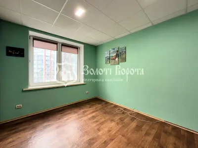 комерційна за адресою Драгоманова вул., 1-А