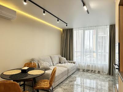 квартира за адресою Генерала Грекова вул., 4