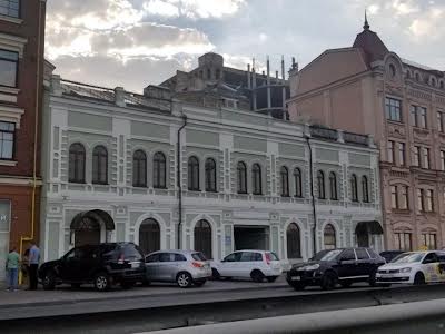 квартира за адресою Набережно-Хрещатицька вул., 7
