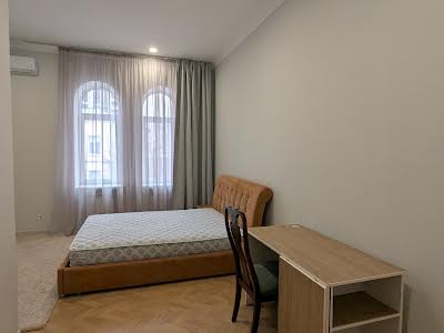 квартира по адресу Лютеранская ул., 13