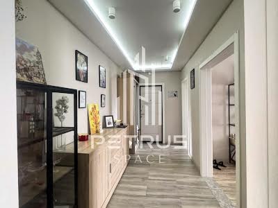 квартира за адресою Софії Русової вул., 3