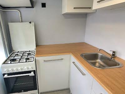 квартира по адресу Строителей ул., 17