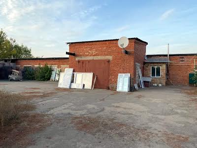 комерційна за адресою Соборності вул., 142