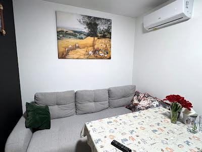 квартира по адресу Співдружності ул., 1