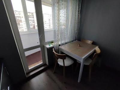 квартира за адресою Пантелеймона Куліша вул. (Челябінська), 15