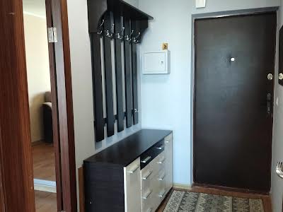 квартира за адресою Софії Русової вул., 5-Б