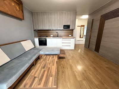 квартира за адресою Зелена вул., 6