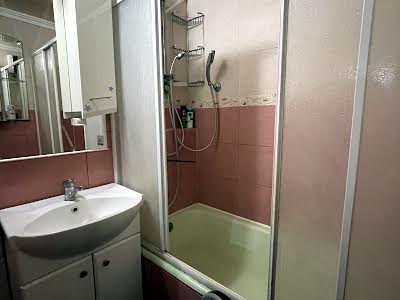 квартира по адресу Драгоманова ул., 42-А