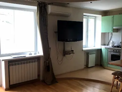 квартира за адресою Леоніда Первомайського вул., 11
