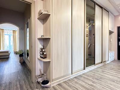 квартира за адресою Регенераторна вул., 4 к2