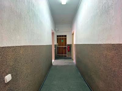 комерційна за адресою Хімічна вул., 4