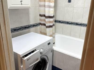 квартира за адресою Ревуцького вул., 34-А