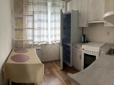 квартира за адресою Стадіонний проїзд, 2/1