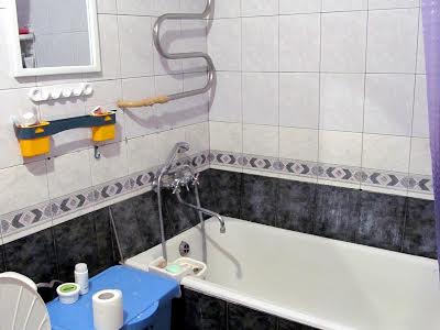 квартира по адресу Строителей ул., 3
