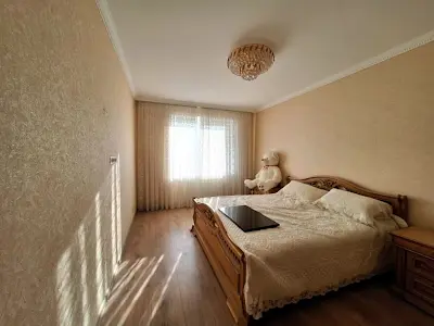 квартира за адресою Зарічанська вул., 52