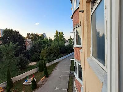 квартира за адресою Злуки просп., 5А