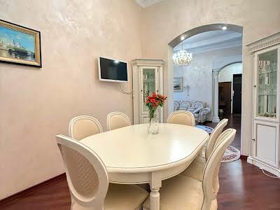 квартира за адресою Костельна вул., 8