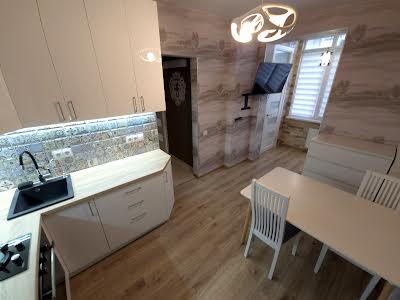 квартира по адресу Единства ул., 4