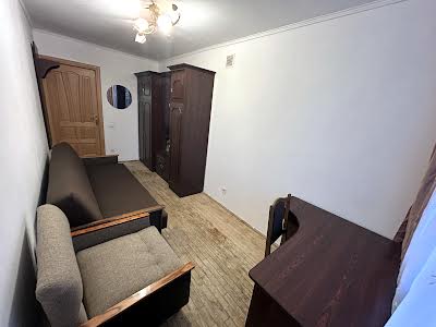 кімната за адресою Орлина вул., 8а