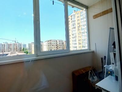 квартира за адресою Зоопаркова вул., 10