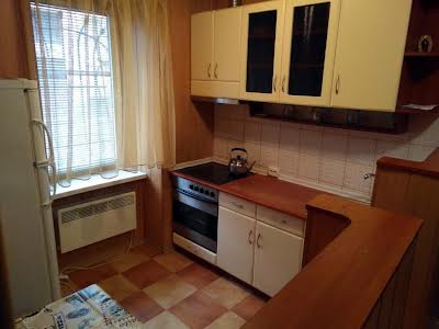 квартира по адресу Львов, Песочная ул., 10