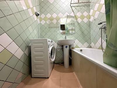 квартира за адресою Героїв просп., 4