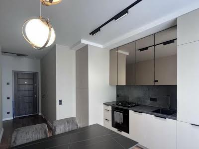 квартира за адресою Залізнична вул., 7