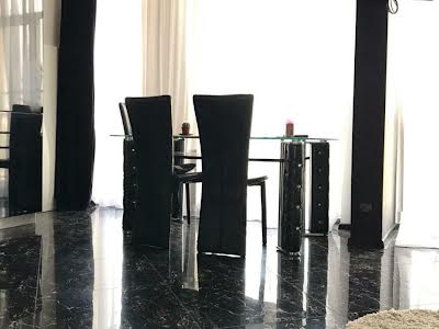 квартира за адресою Регенераторна вул., 4