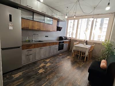 квартира за адресою Ревуцького вул., 40-В