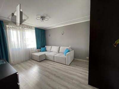квартира за адресою Ореста Левицького вул. (Академіка Курчатова), 11