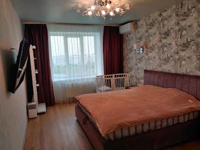 квартира за адресою Роганська вул., 130/3