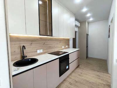 квартира за адресою Краснова вул., 3а