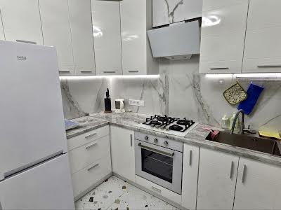 квартира за адресою Євгена Чикаленка вул., 74