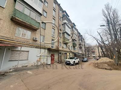 квартира по адресу Киев, Тополёвая ул., 3