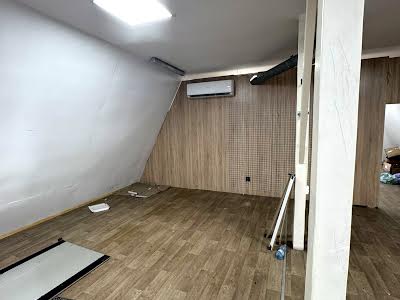 комерційна за адресою Радехів, Львівська вул., 15