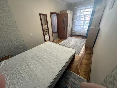 квартира за адресою Пантелеймона Куліша вул., 22