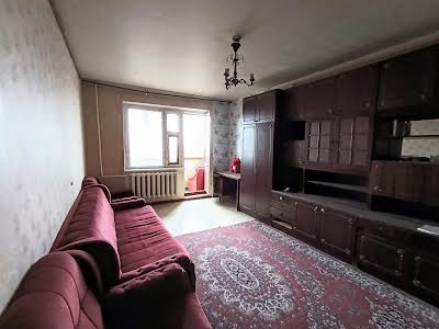 квартира за адресою Квітнева вул., 52