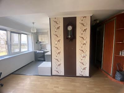 квартира за адресою Привокзальна вул., 8/1